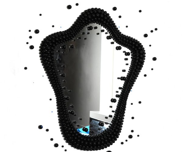 miroir avec ses perles