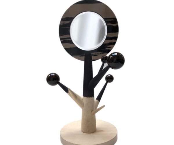 Miroir en obsidienne et bois sur pied en bois